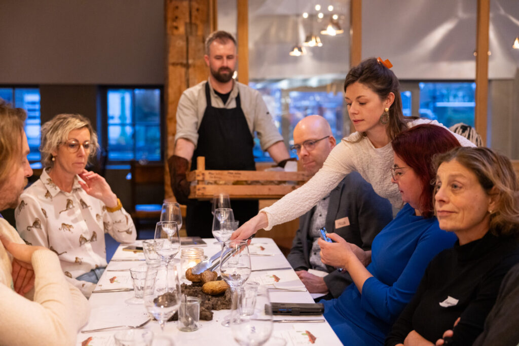 Eet je gezond - provincie Fryslân en de Uitkijkers - Robin Vroom en Eva Flantua
