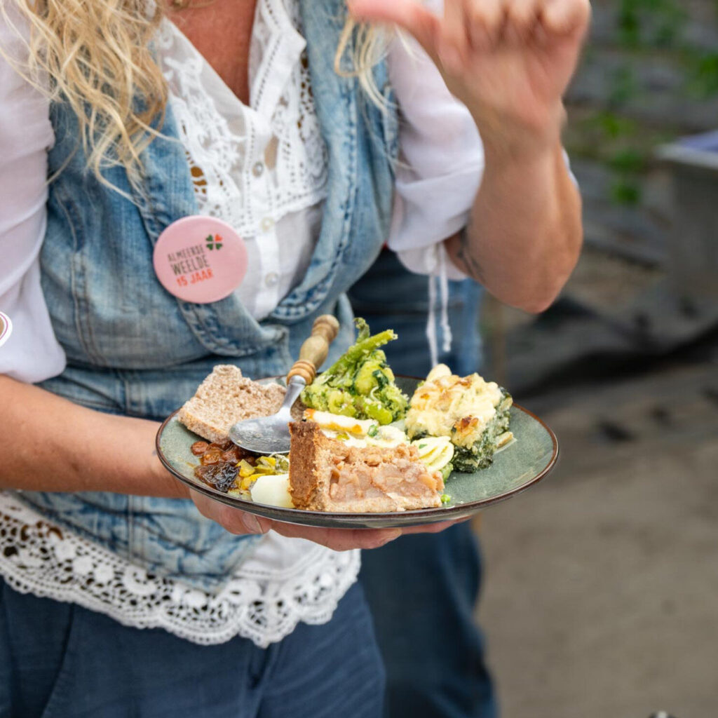 Grootste picknick van almere - EETATELIER - Almeerse Weelde - Polder parade